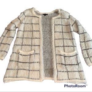 $4.99 shipping….Cardigan sweater by Signature I Studio